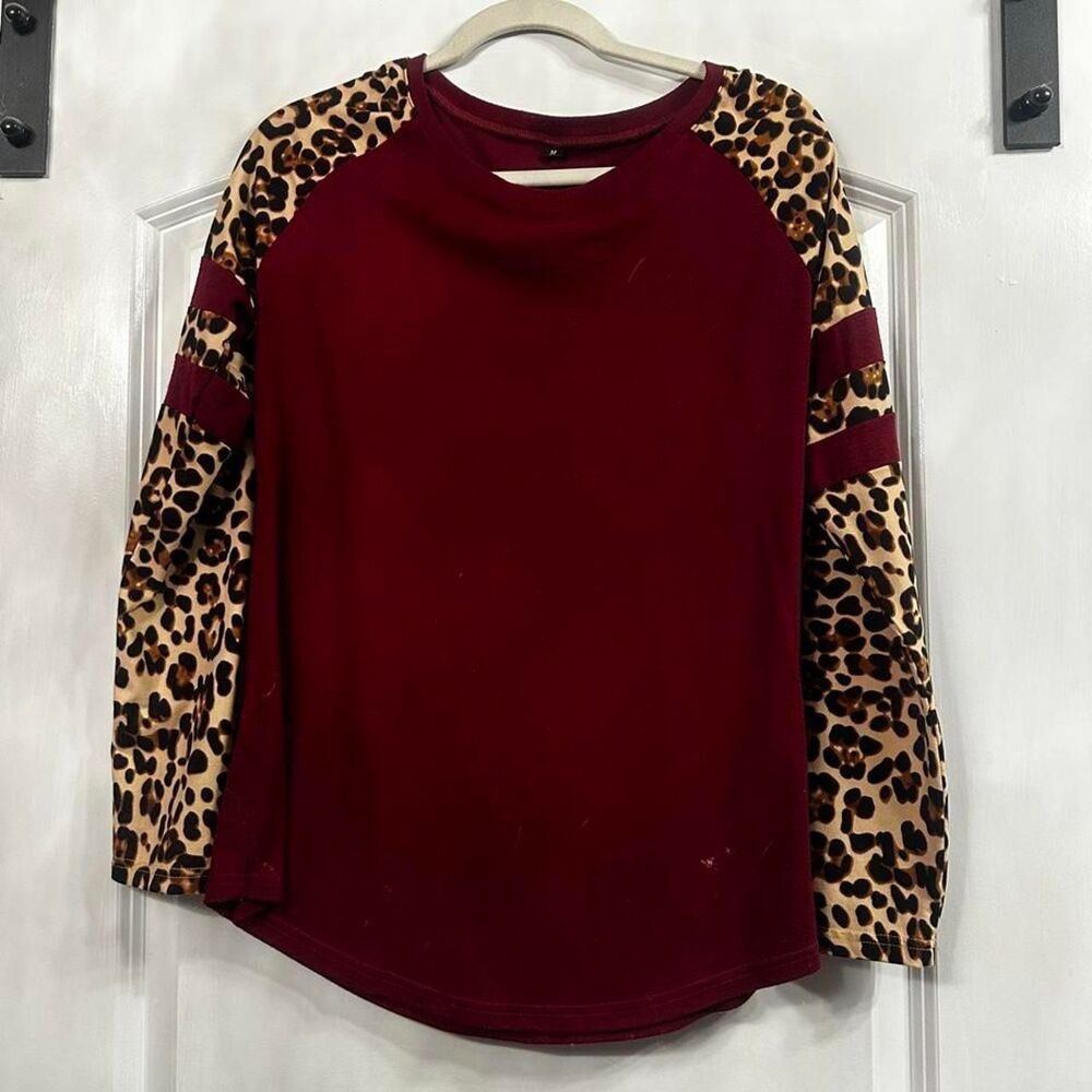 Unbranded Women's Burgundy and Red T-shirt